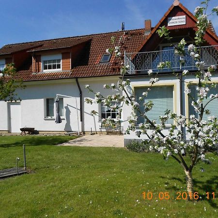 Ferienwohnungen Am Plaetlinsee 부스트로우 외부 사진